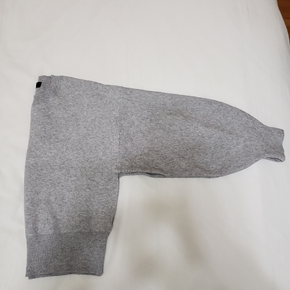 Forever 21 Woman's Gray Sweater - Picture 6 of 6